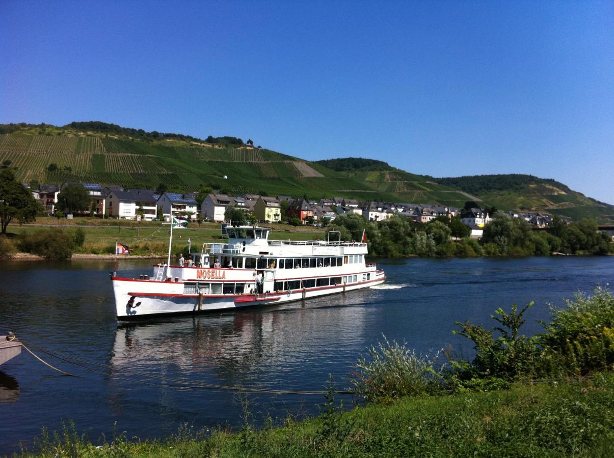 Ferienwohnungen Merl Zell an der Mosel Exterior foto